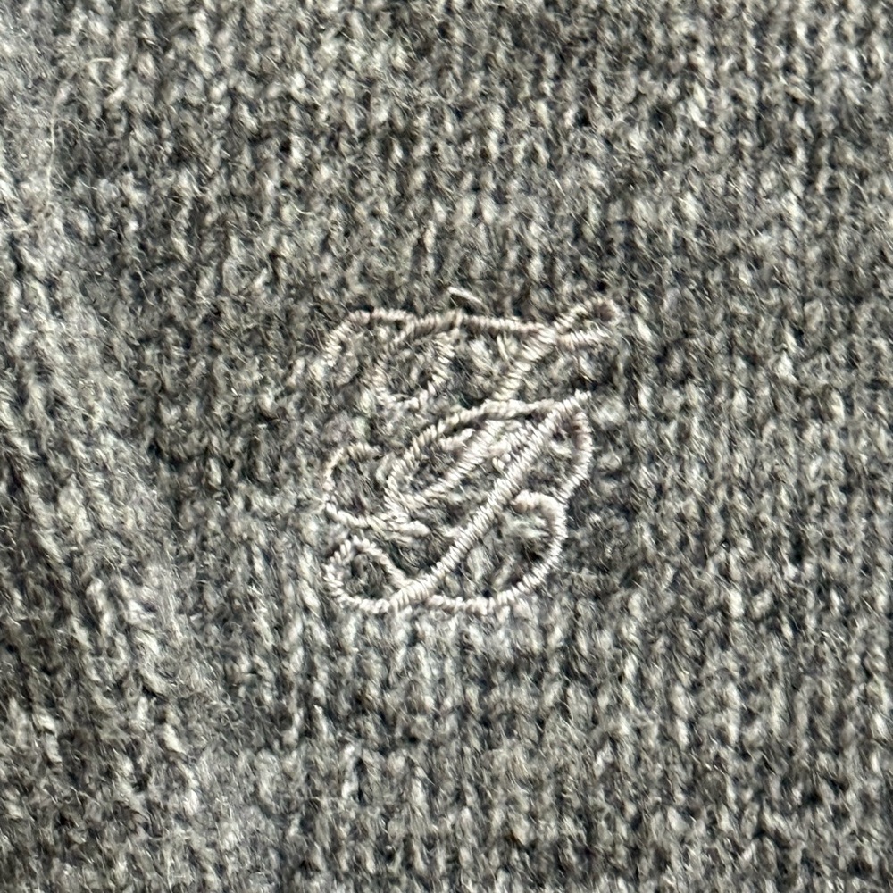 Frankie’s Bikinis sweater - Picture 7 of 8